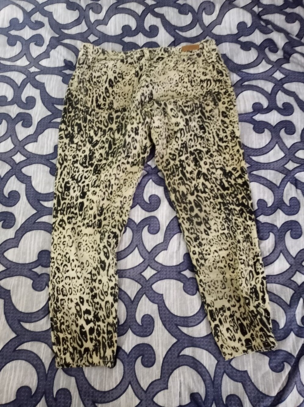 👠ROYALTY FOR ME Plus Size Mid Rise Pants👠 - Picture 4 of 4
